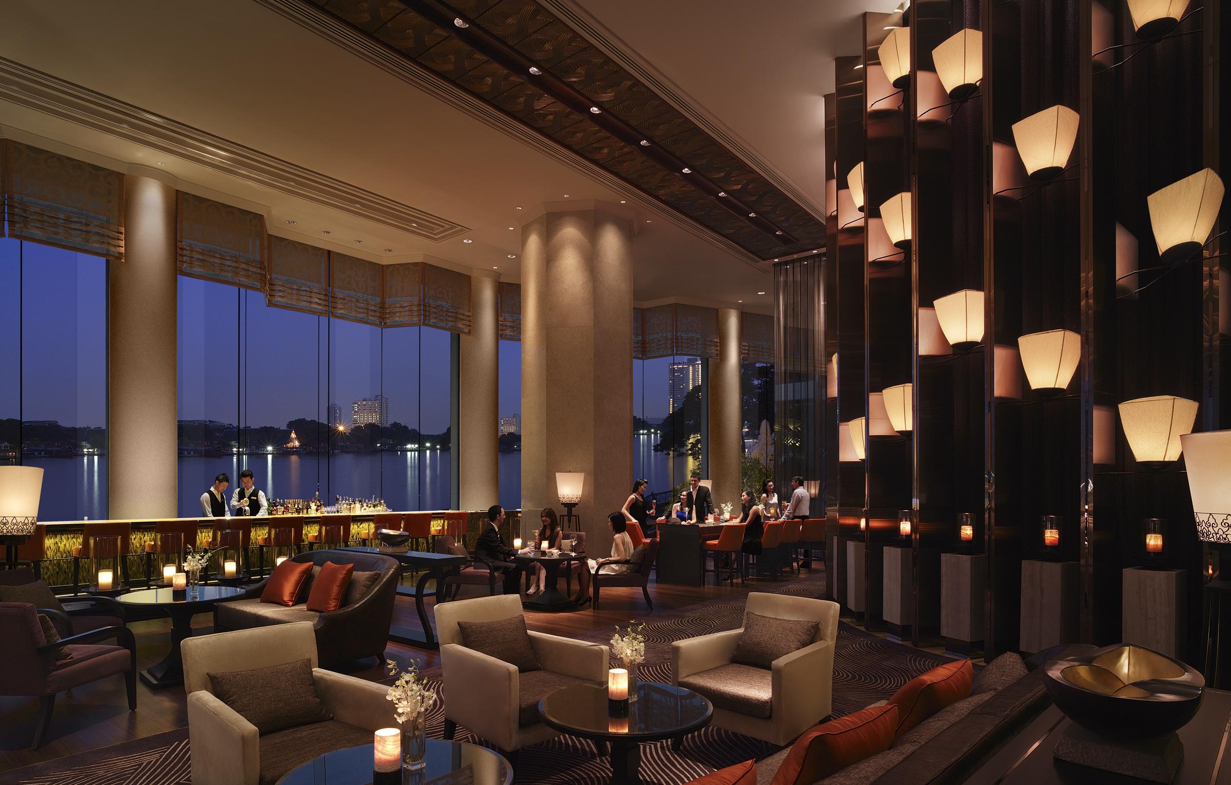 Shangri-La Bangkok Ristorante foto The Bar