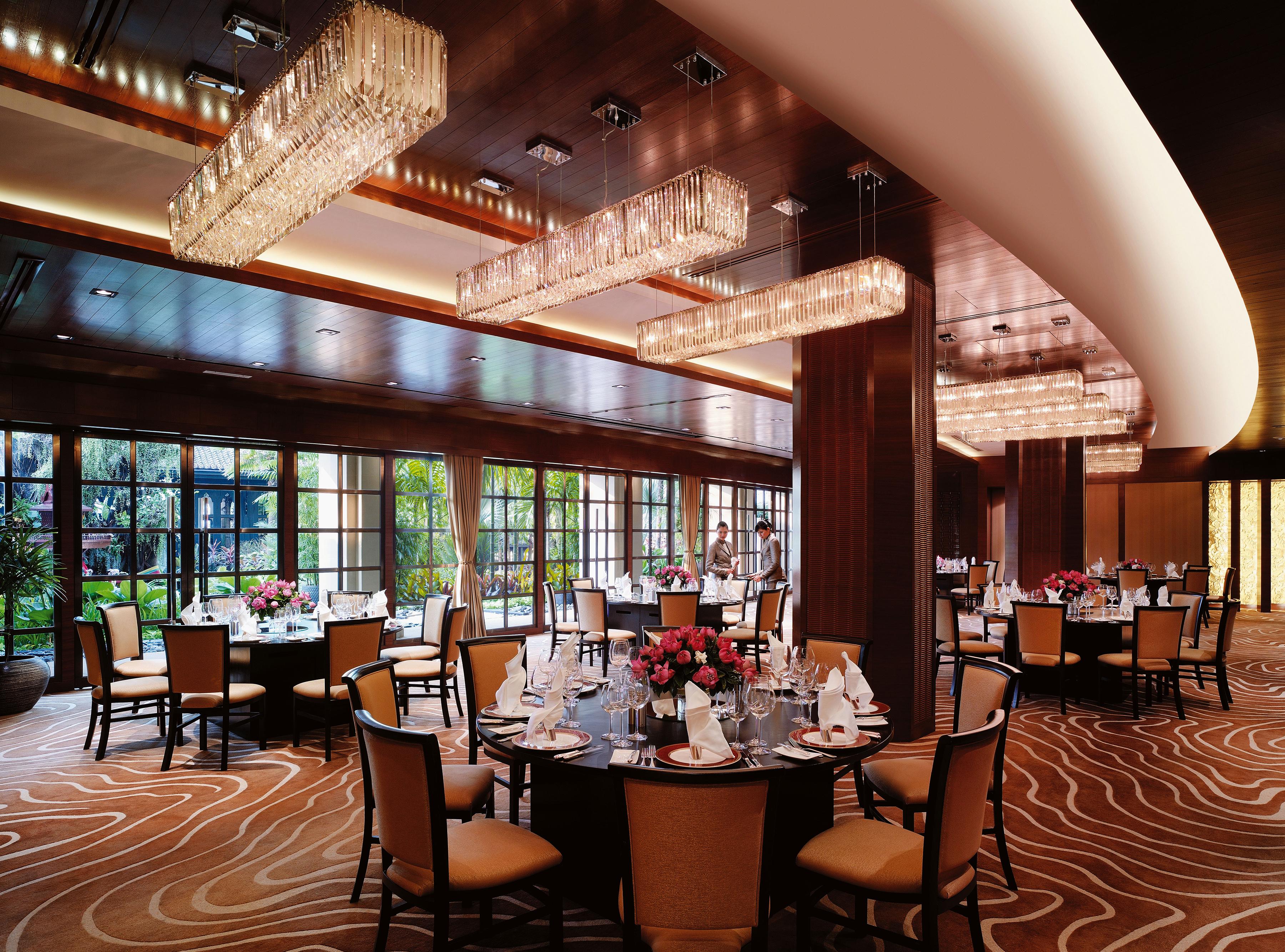 Shangri-La Bangkok Esterno foto The interior of the restaurant