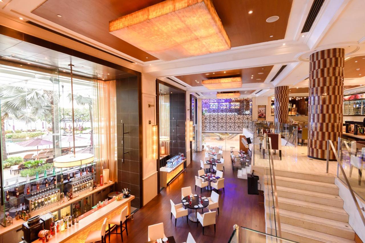 Shangri-La Bangkok Esterno foto The Bar